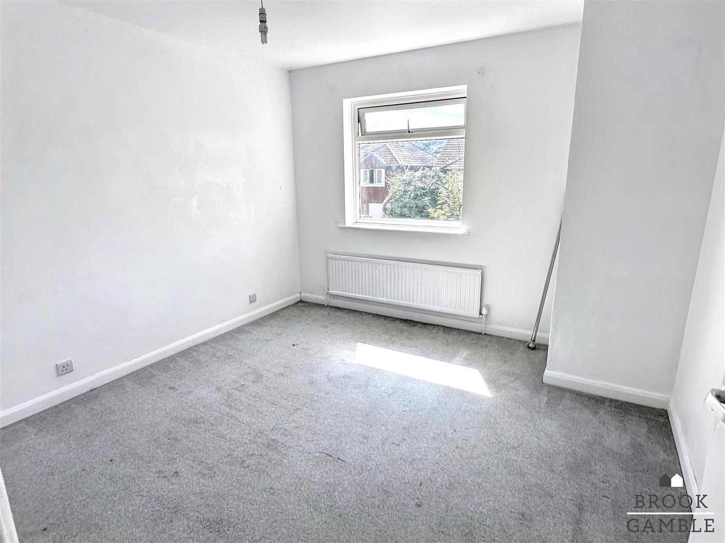 3 Bedroom House - Semi-Detached. Clifford Avenue in Eastbourne, East Sussex 17